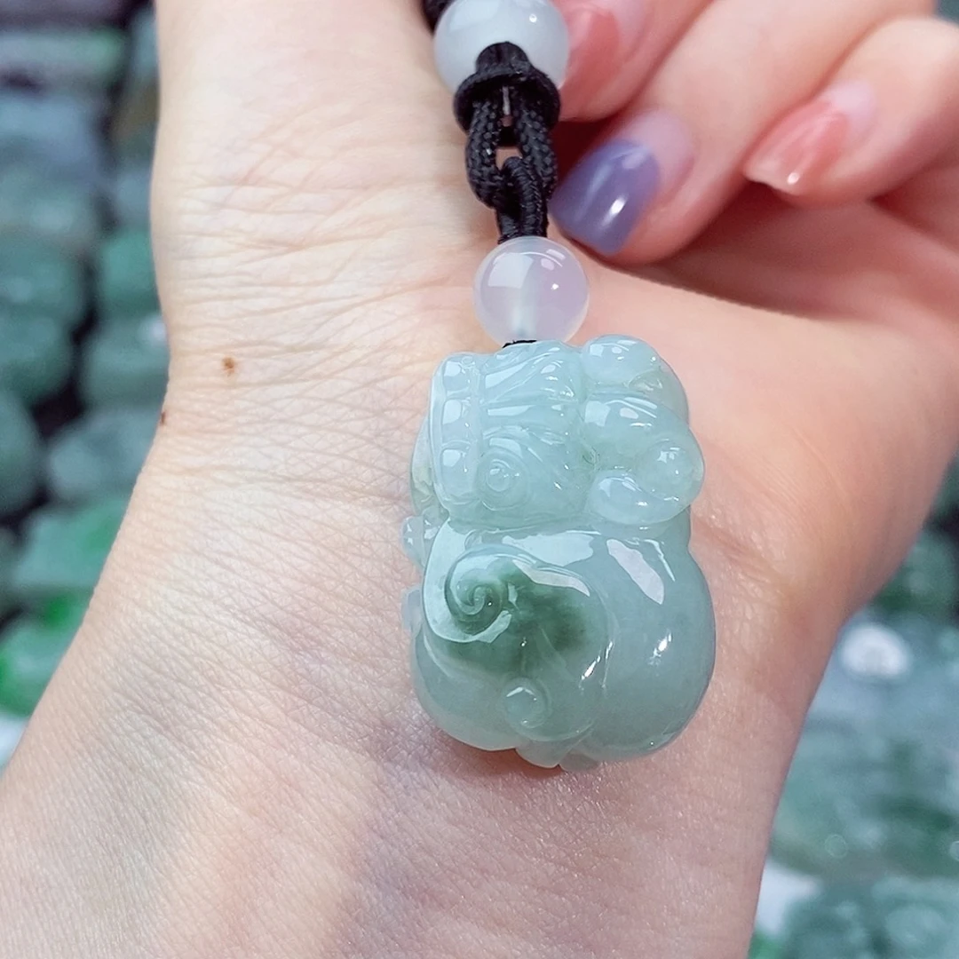 颈饰未镶嵌翡翠天然