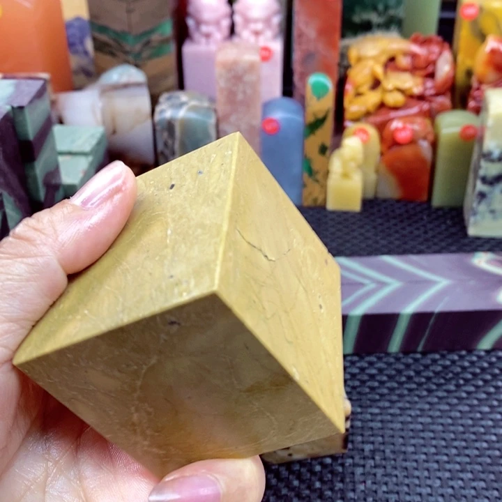 青田石印石超*青田石头