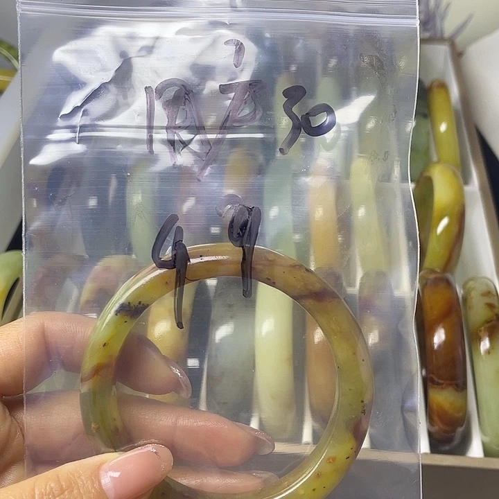 用***0蛇纹石玉未镶嵌手镯