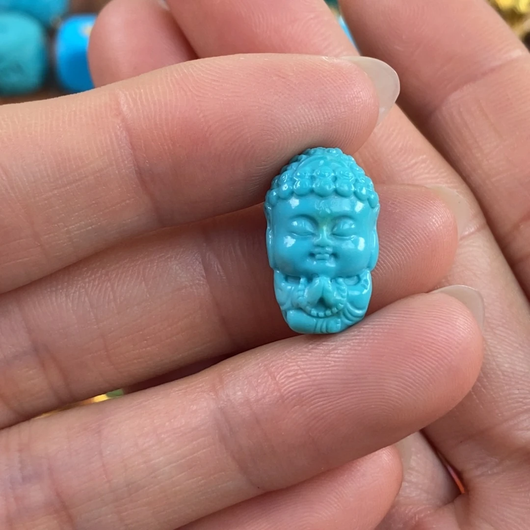 绿松石未镶嵌。大日如来佛