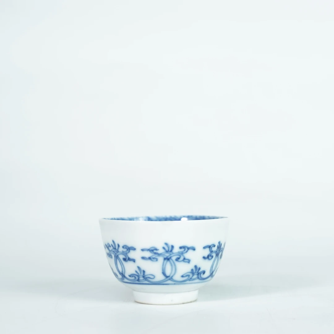 LXZ251214050【十竹斋】清康熙忍冬纹青花茶圆