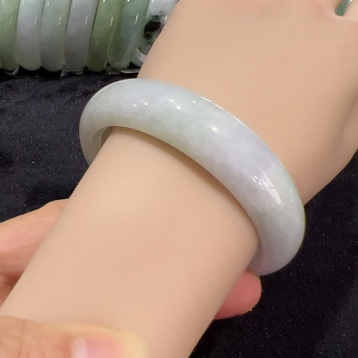 翡翠未镶嵌手镯编号57504圈口58