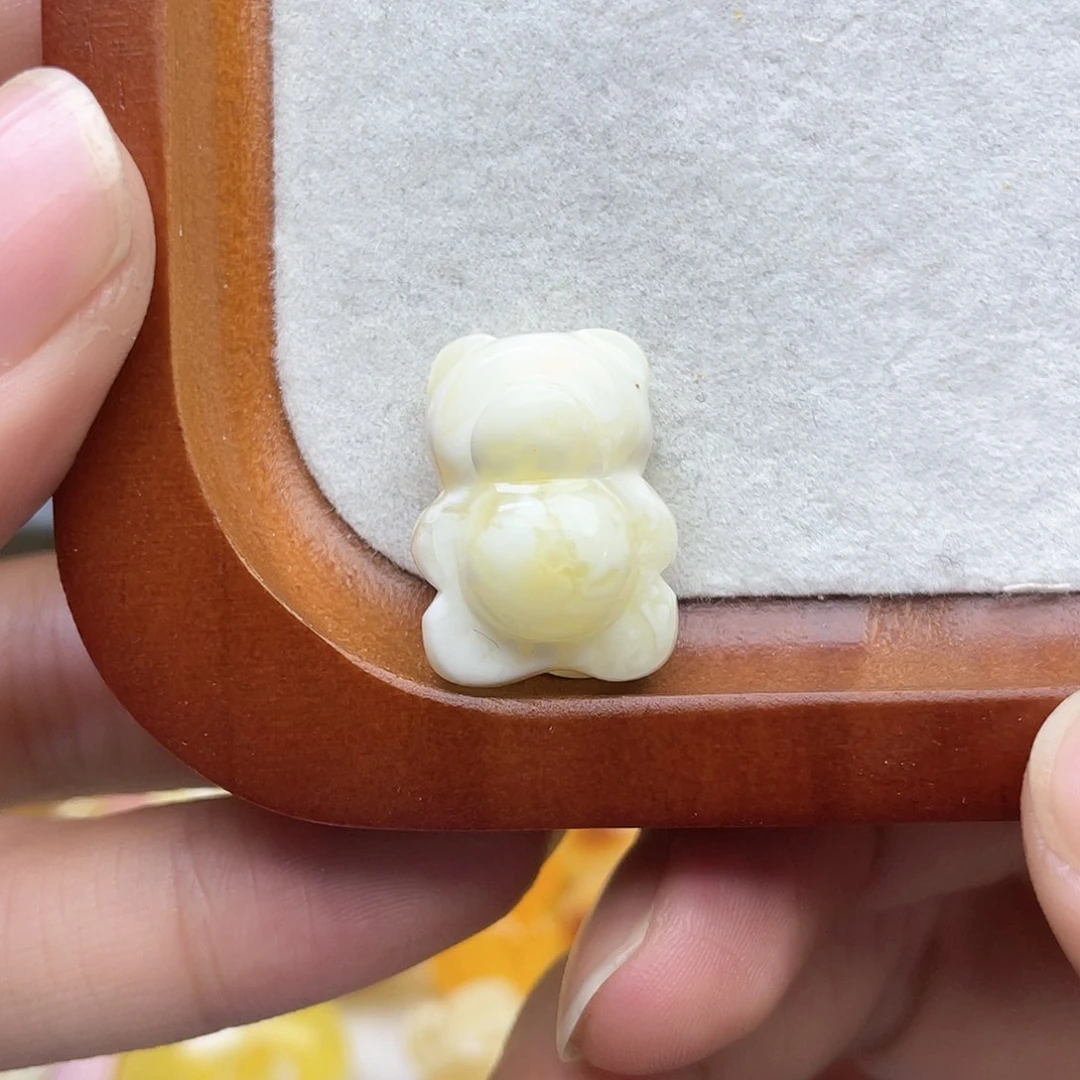 琥珀裸石未镶嵌蜜蜡