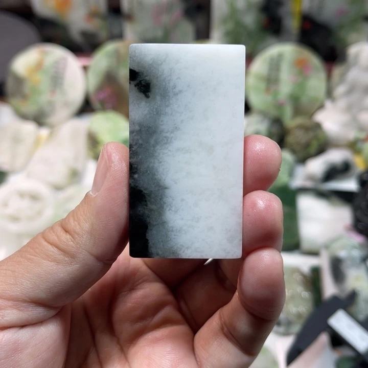 独山玉未镶嵌颈饰