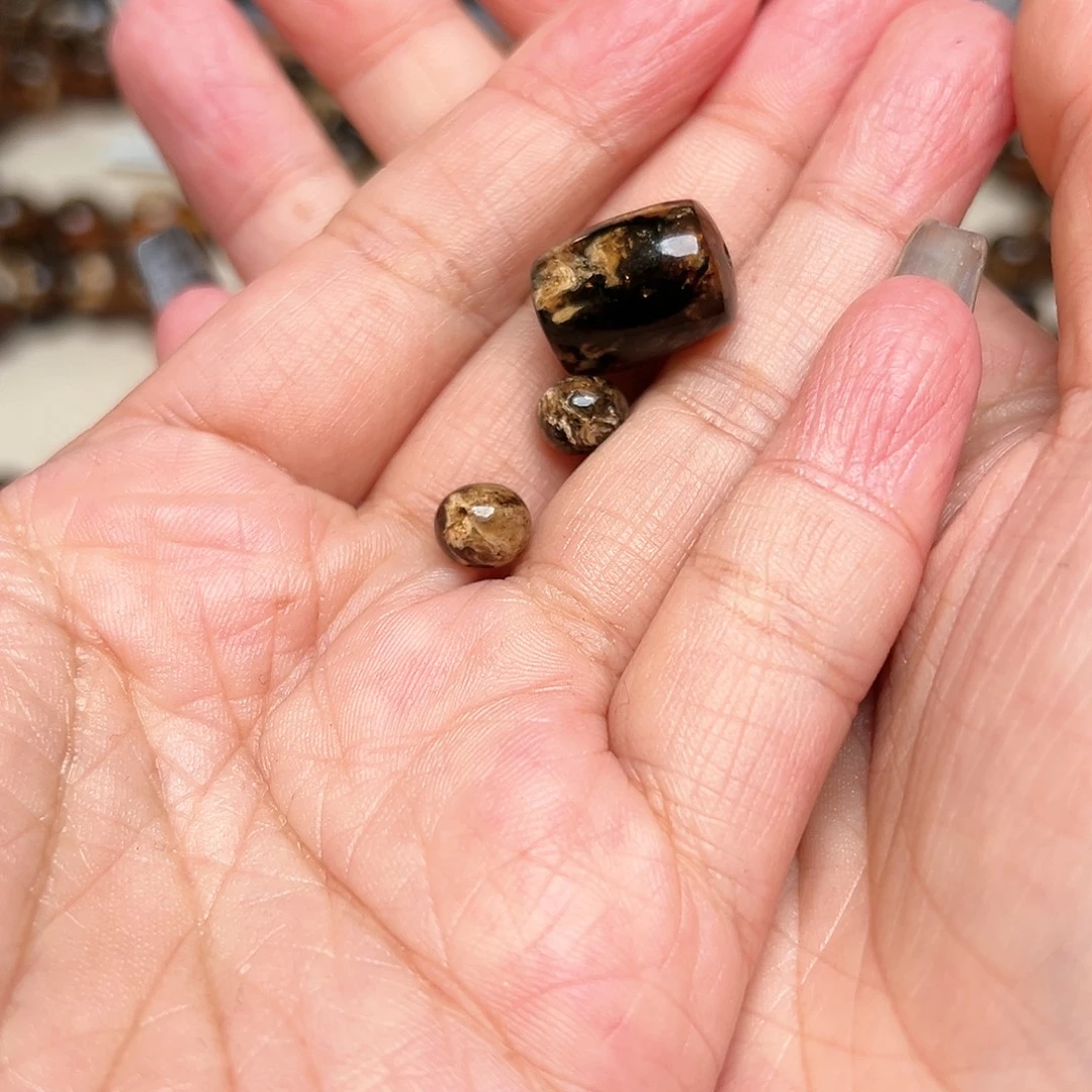 家****琥珀未镶嵌裸石抚顺琥珀202601多样性发其一