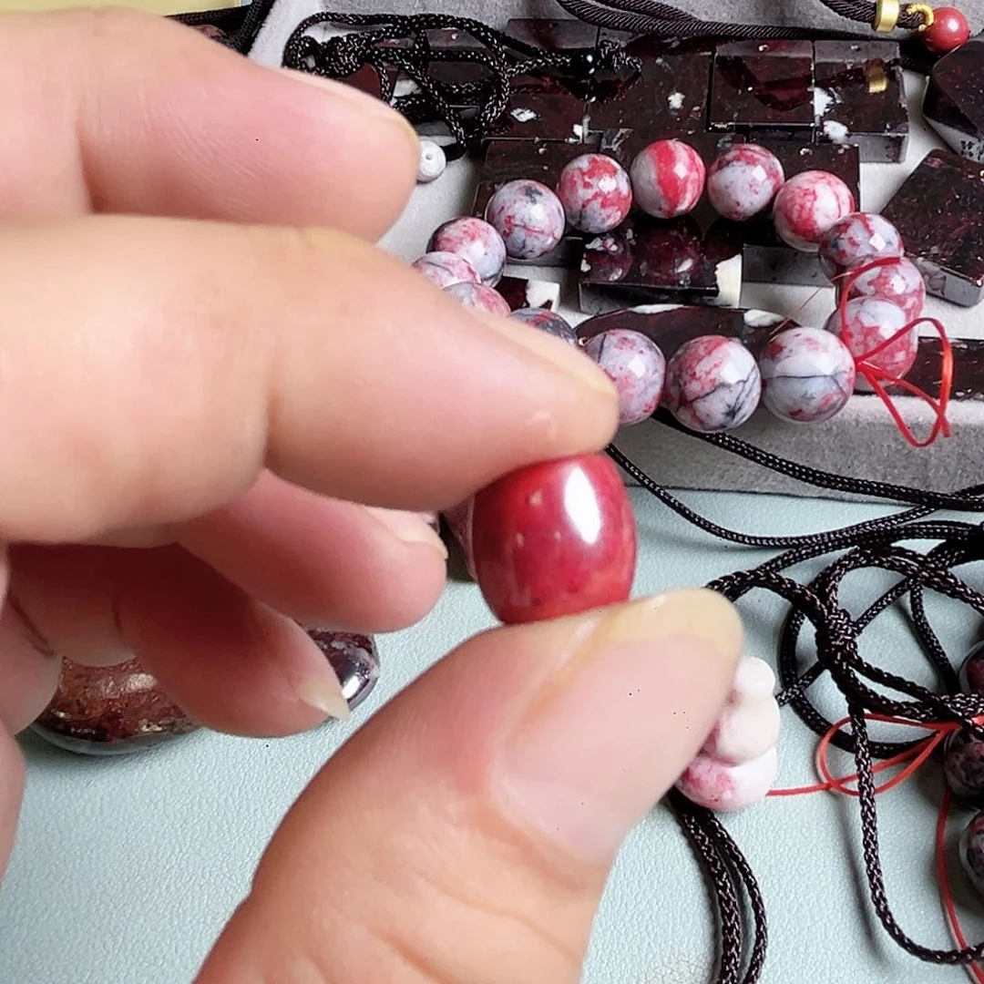 ?****天然朱砂辰石吊坠