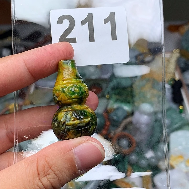 翡翠未镶嵌颈饰小*翡翠