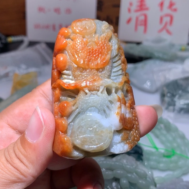 鬱***耋翡翠未镶嵌颈饰保真天然A货翡翠
