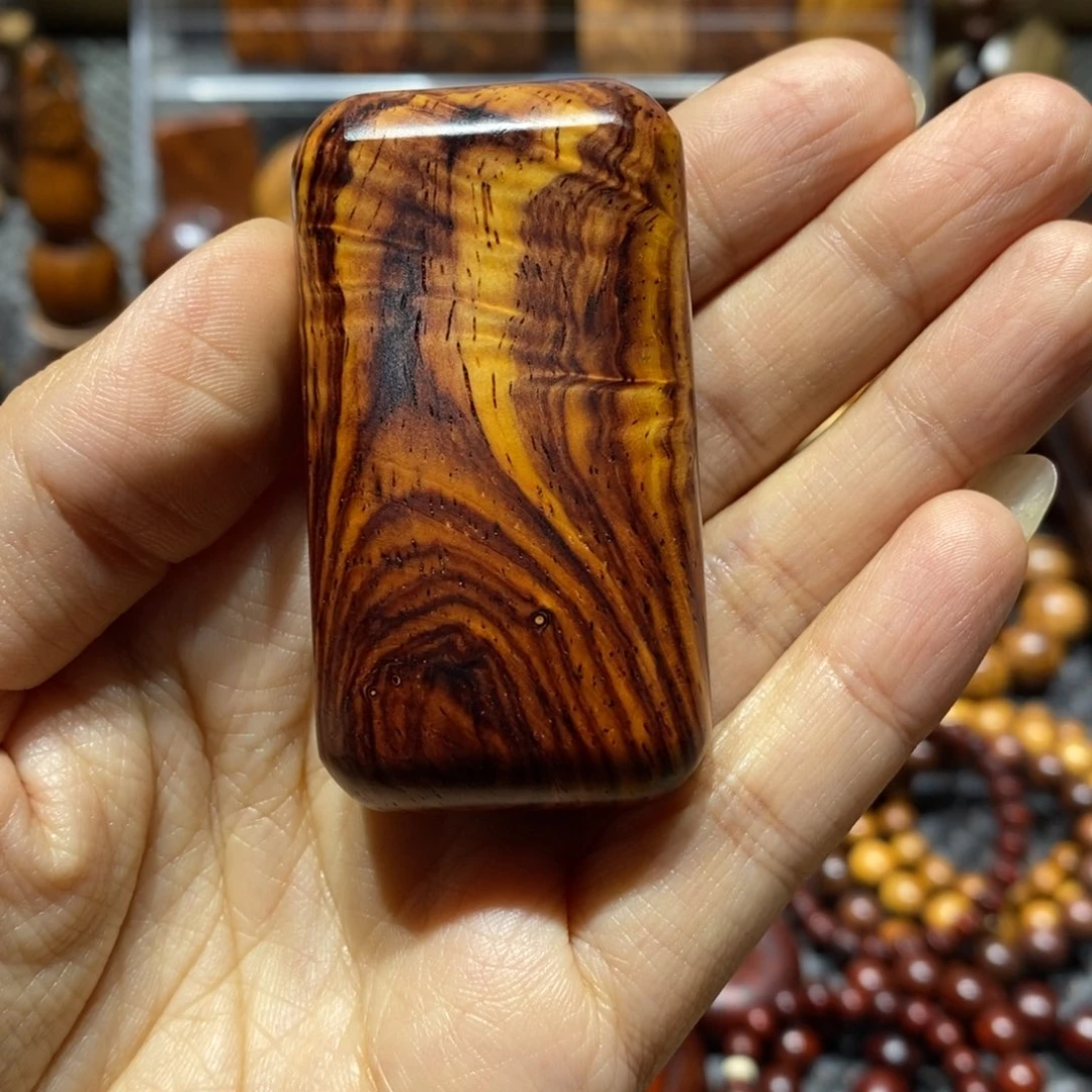 W***哥微凹黄檀（南美大红酸枝）