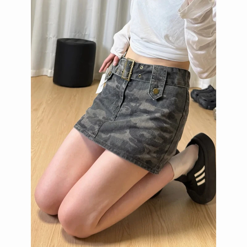 夏日街头设计感美式辣妹迷彩短裙女2025年新款复古a字包臀半身裙