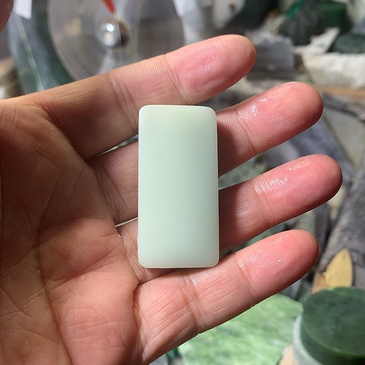 颈饰未镶嵌和田玉（糖玉）