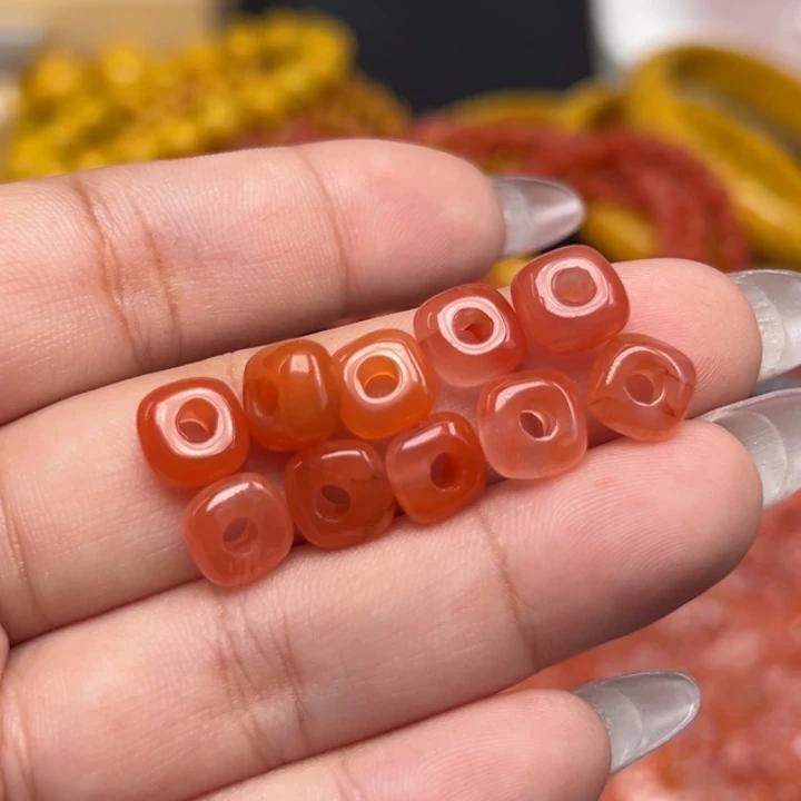 南红玛瑙未镶嵌吊坠(不含链)多样性