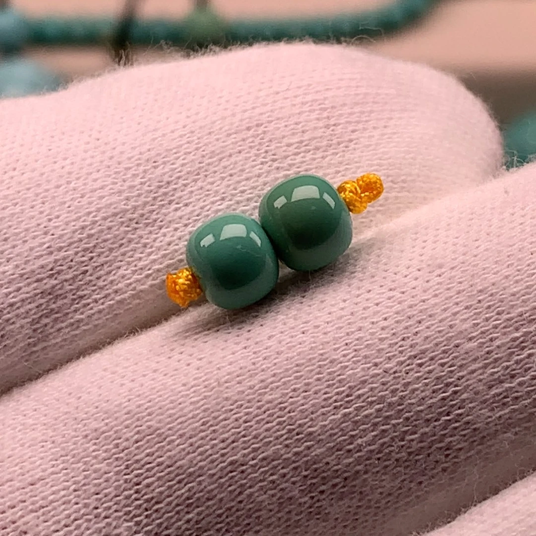 绿松石未镶嵌颈饰