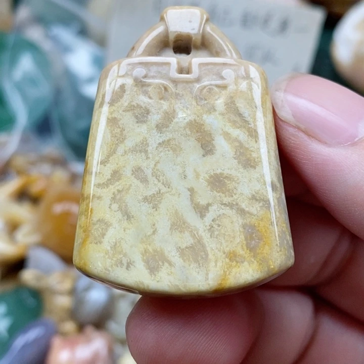 硅化珊瑚（珊瑚玉）未镶嵌颈饰小
