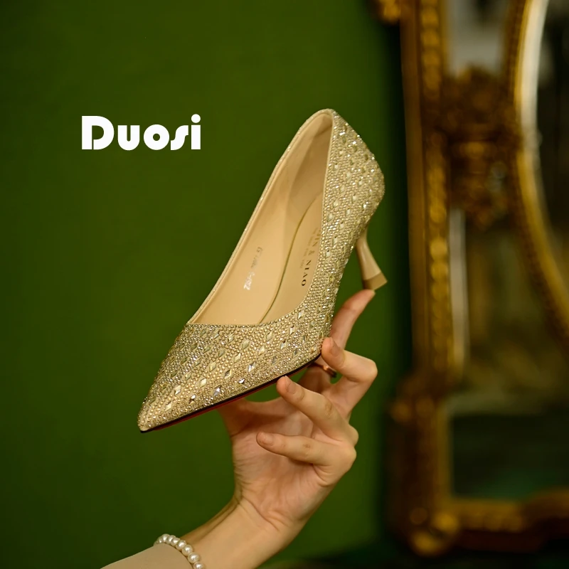 【DUOSI】6cm2025年爆款气质晚会鞋女金色高跟鞋细跟尖头单鞋2357-3