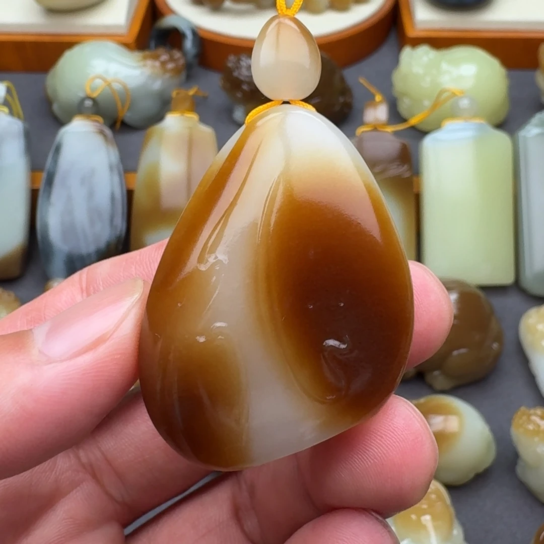 西***鸒和田玉（糖玉）未镶嵌颈饰