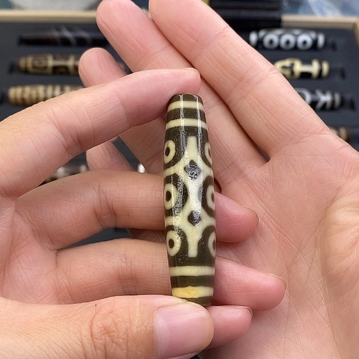 托***亩玛瑙/玉髓颈饰未镶嵌