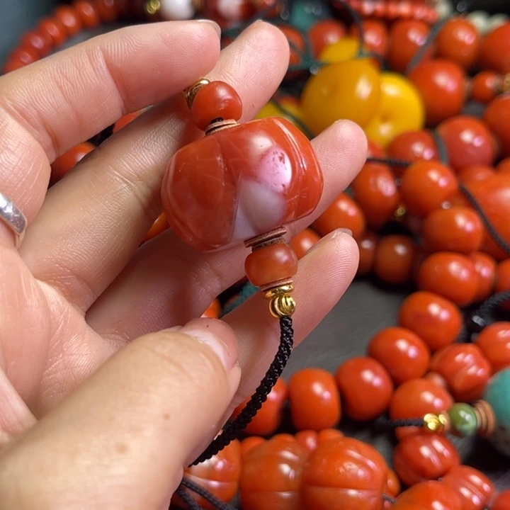 颈饰琉璃思**想琉璃…………..