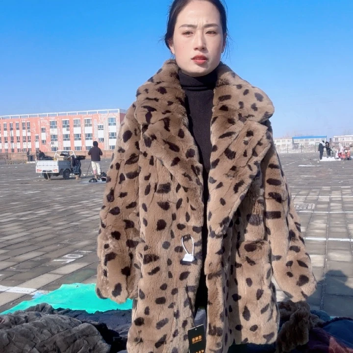 我***?大豹点大翻领中长款xl