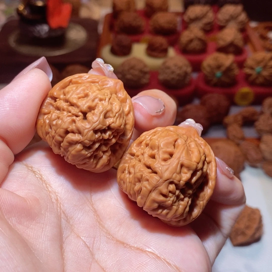 文玩核桃把件金字塔