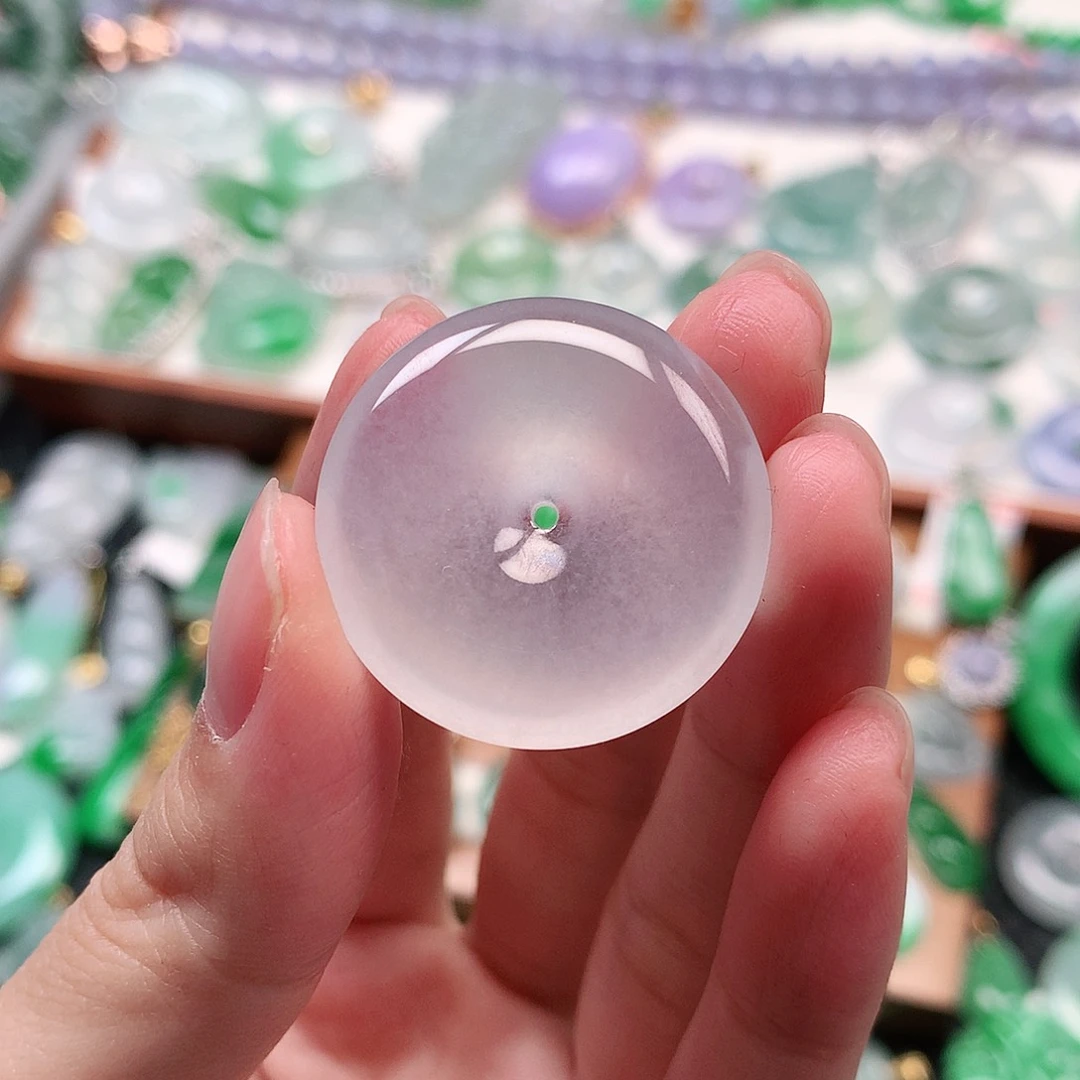 套链未镶嵌翡翠挂件