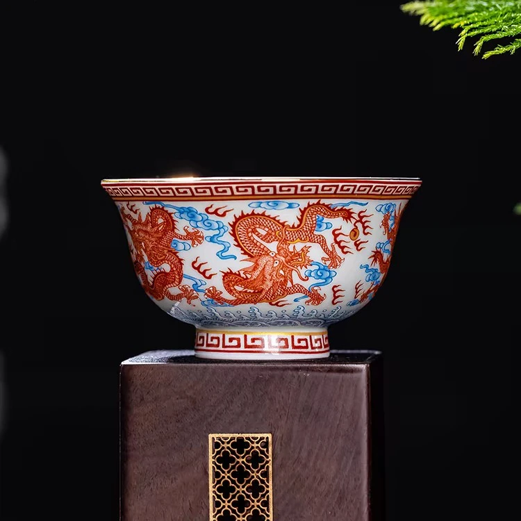 景德镇手工手作高端粉彩描金九龙陶瓷压手杯主人杯120cc