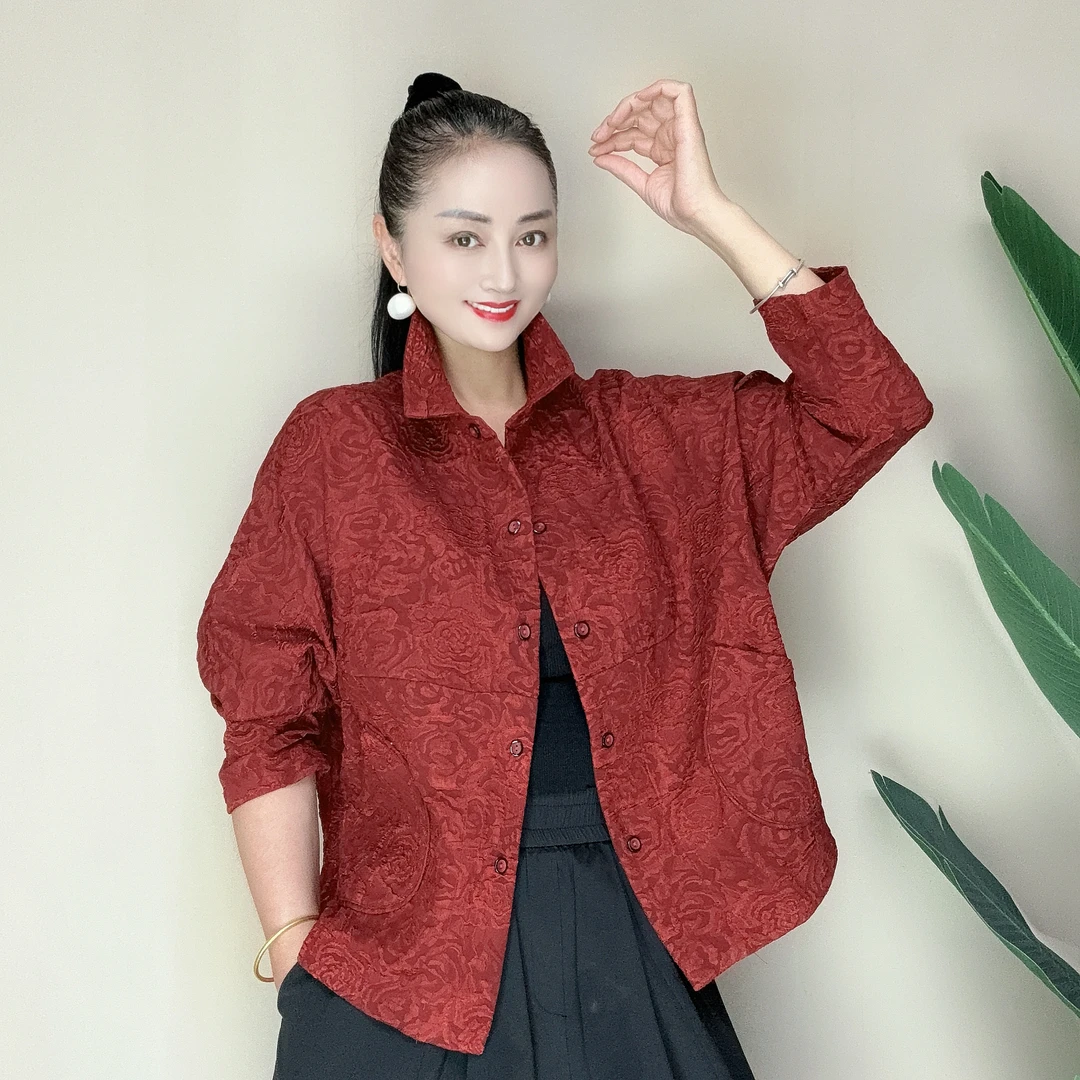 秋季时尚女士短外套盘扣翻领百搭短款外套翻领宽松花纹百搭上衣