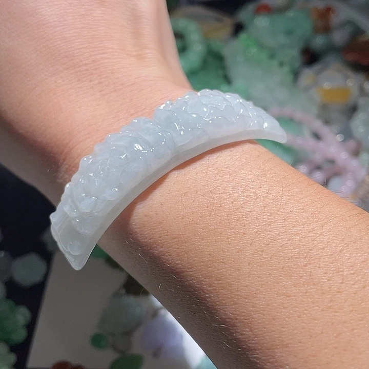 颈饰未镶嵌翡翠天