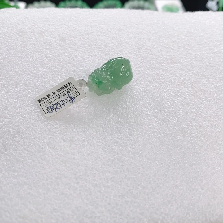 石英质玉未镶嵌颈饰