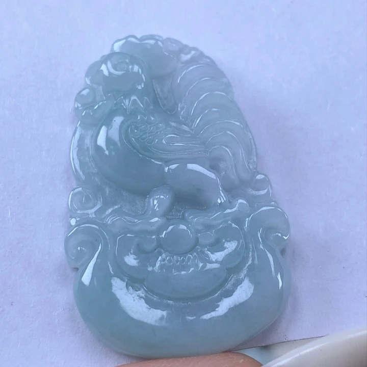 颈饰未镶嵌翡翠认**活鸡牌