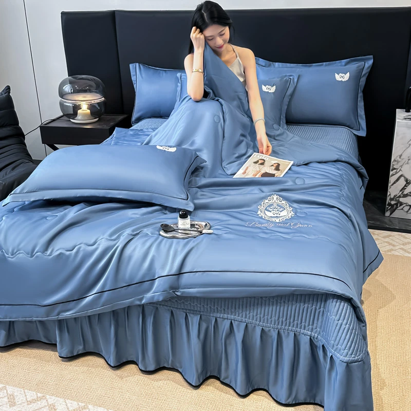 夏季新款轻奢冰丝水洗刺绣夏被床盖四件套夏凉被纯色可机洗凉感