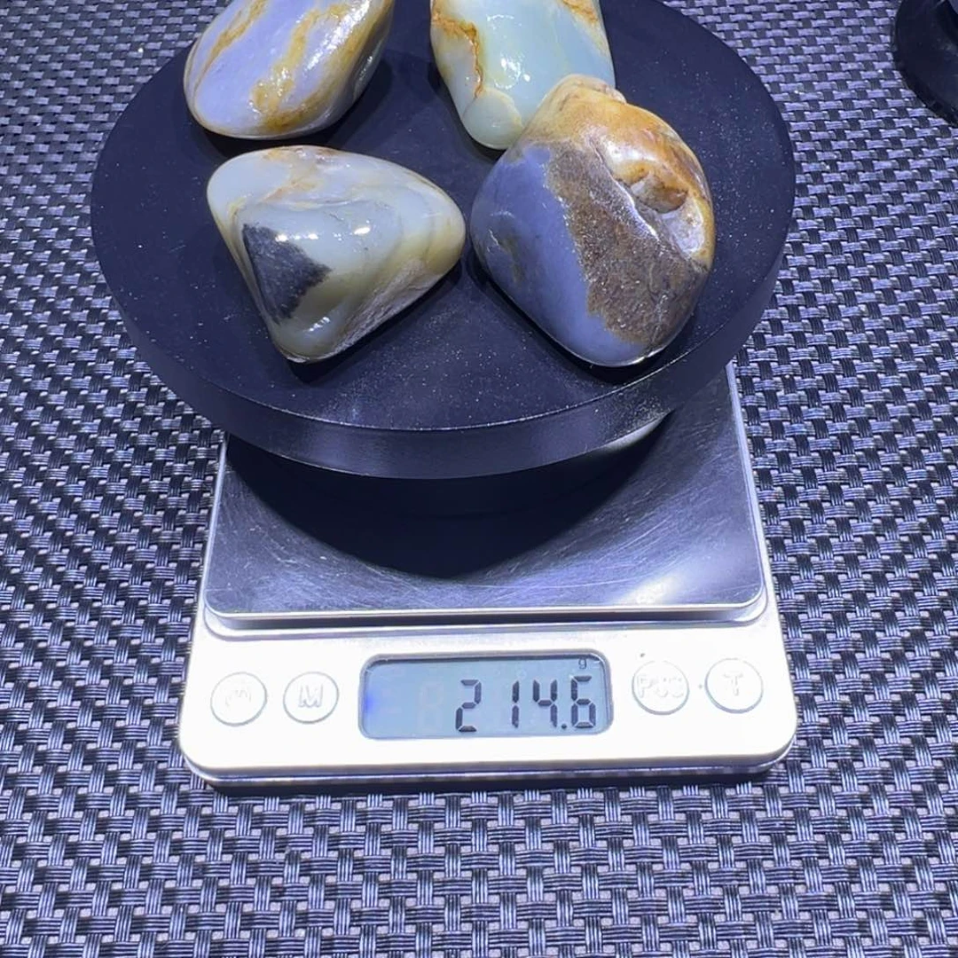 吊坠(不含链)未镶嵌和田玉（子料）214