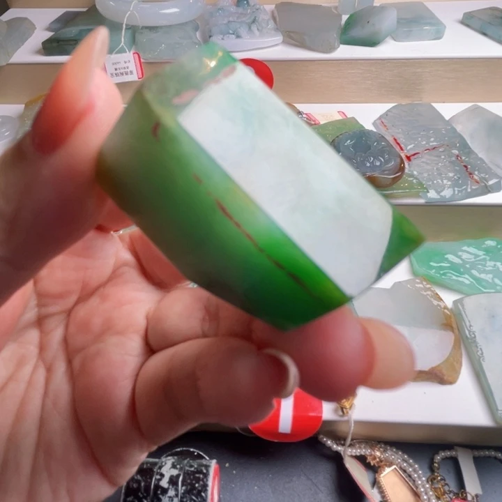 颈饰未镶嵌翡翠天然翡翠
