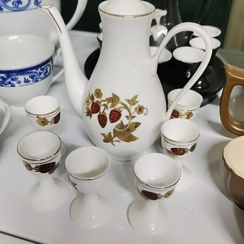 瓷片瓷器，各种摆件，瓷片，