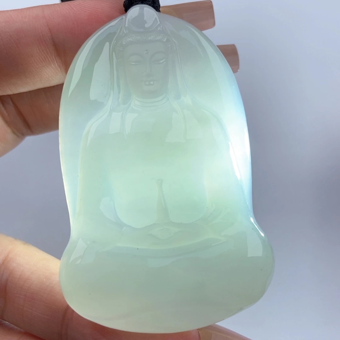 颈饰未镶嵌翡翠素衣观音