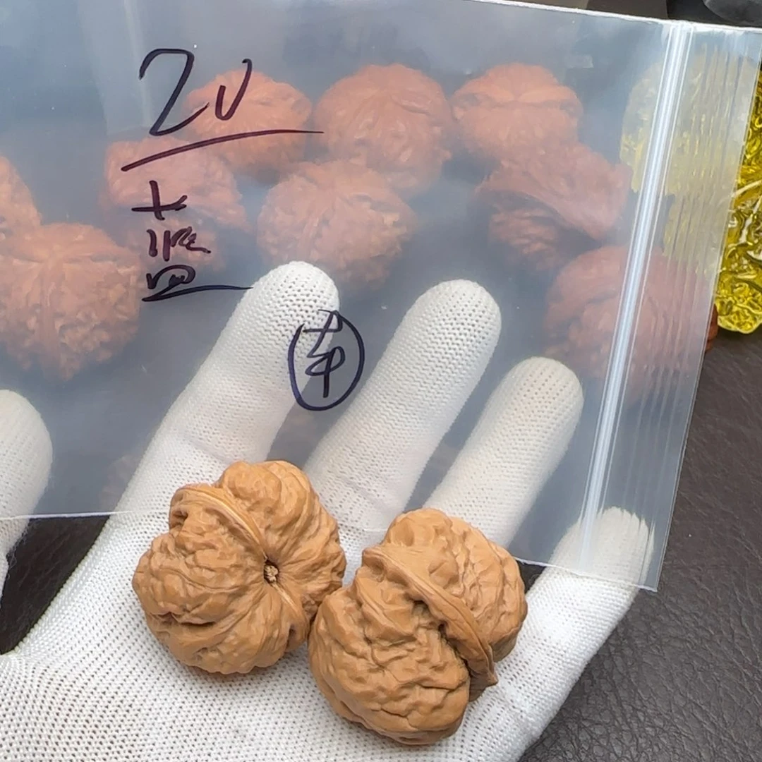 蓝***蓝文玩核桃吊坠蛤蟆