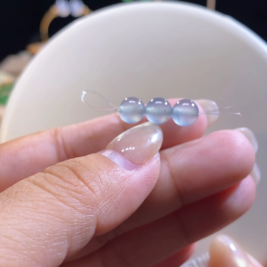 翡翠未镶嵌颈饰翡翠冰蓝珠（随机发一个）