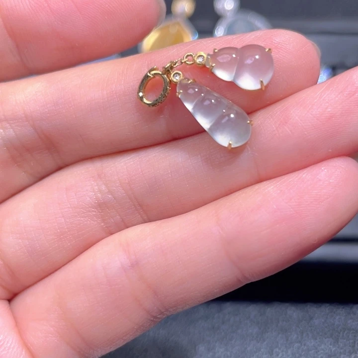 颈饰18K金镶嵌翡翠翡翠