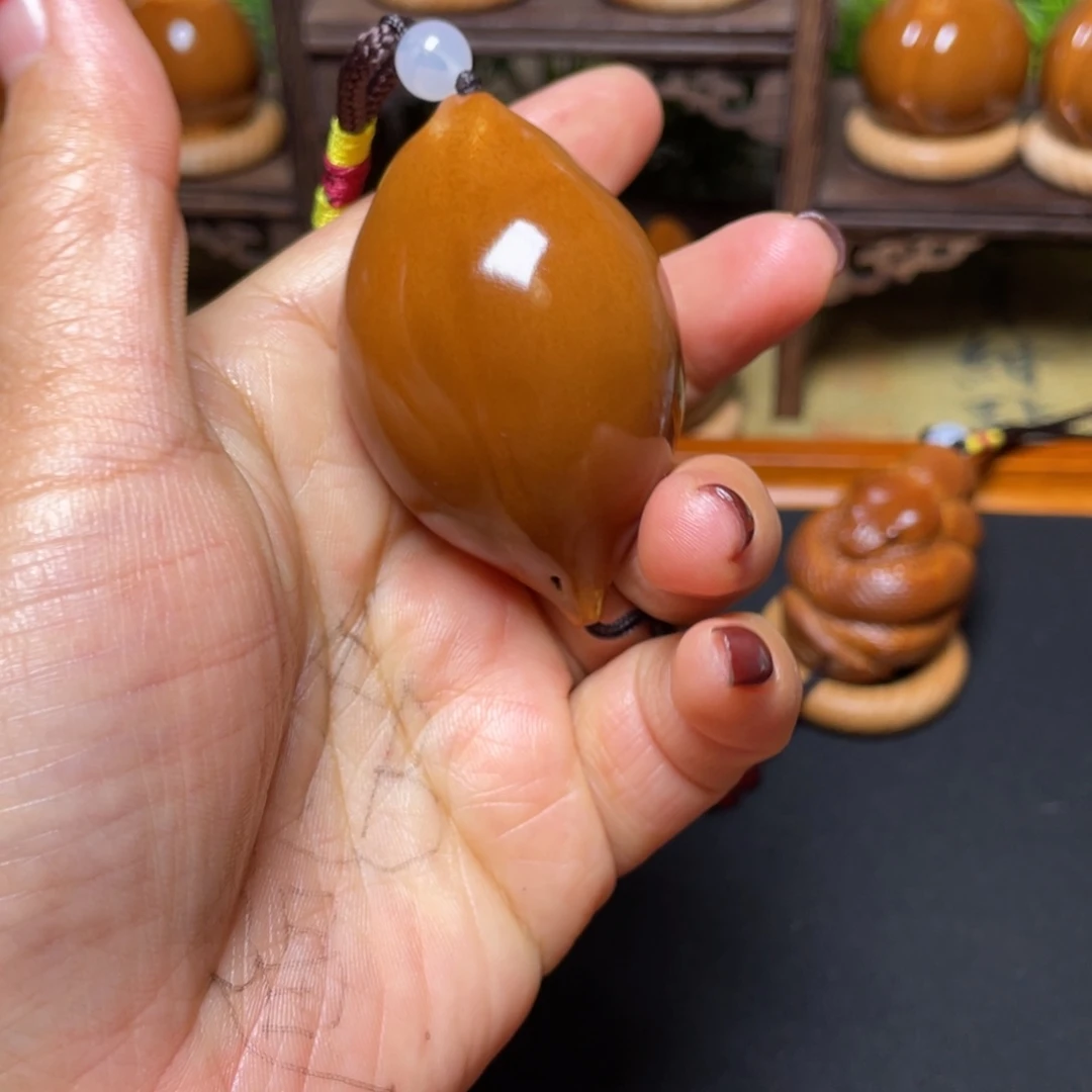 橄榄核吊坠一线天35穿配