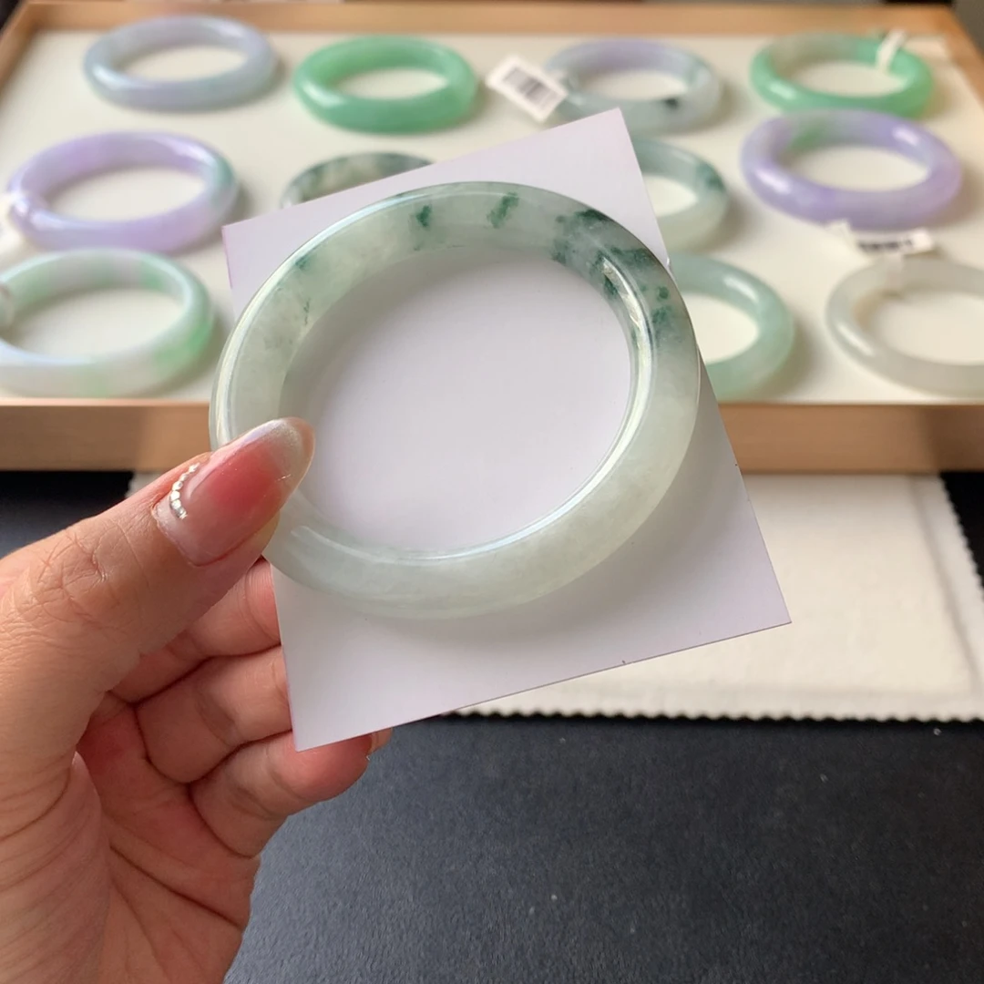 翡翠未镶嵌手镯54.4圆