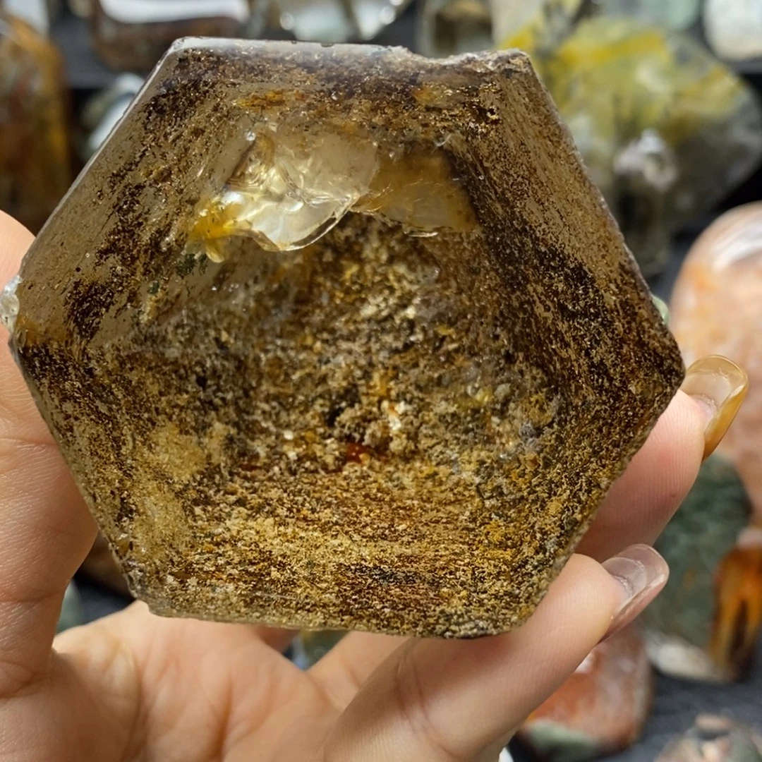 陈***轩水晶珠宝半成品未镶嵌