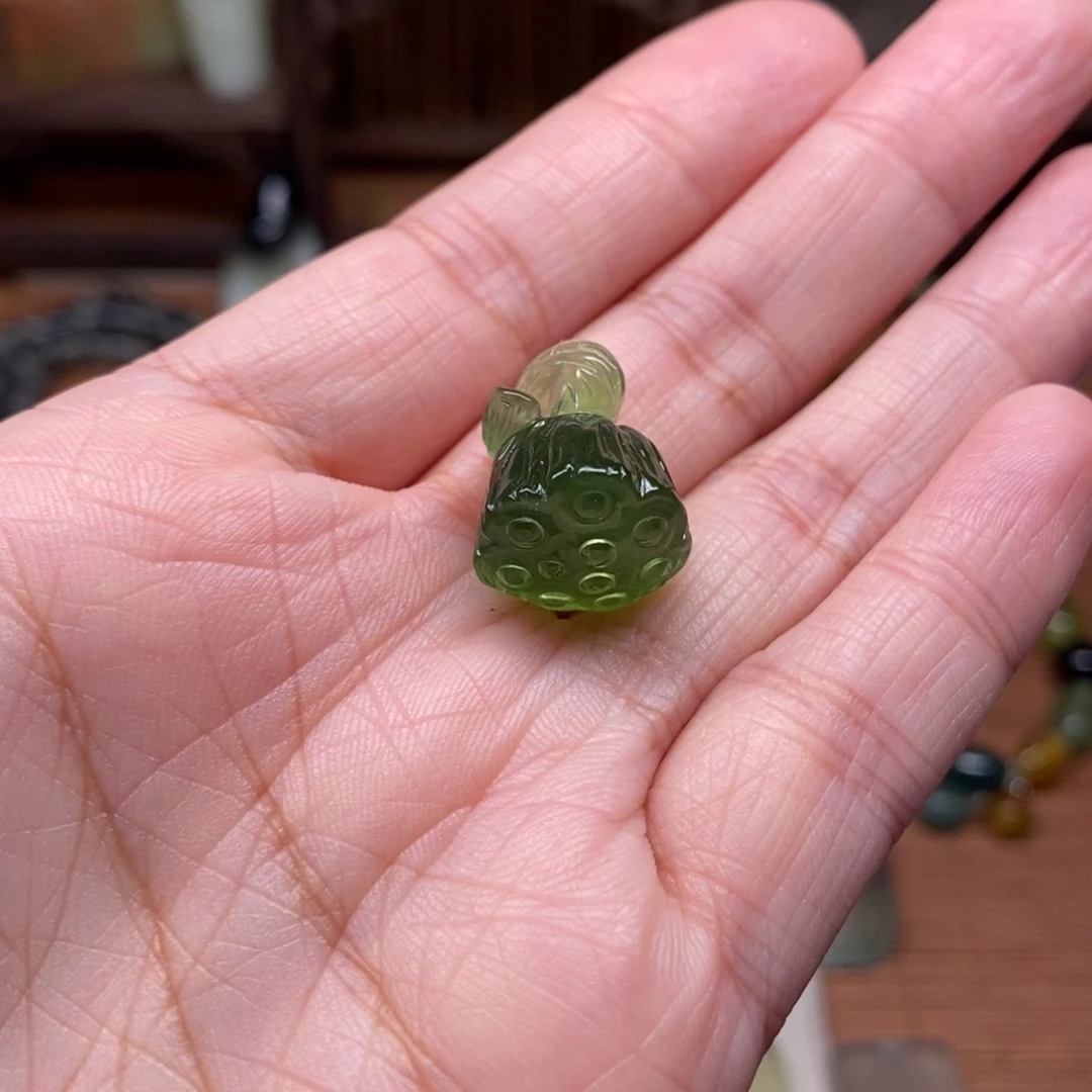 *****蛇纹石玉未镶嵌挂件