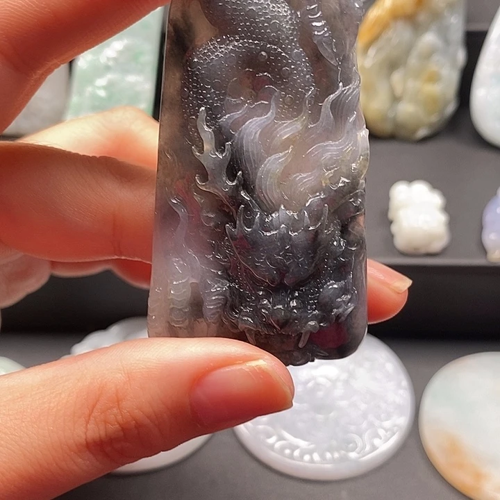 翡翠未镶嵌颈饰翡翠首饰
