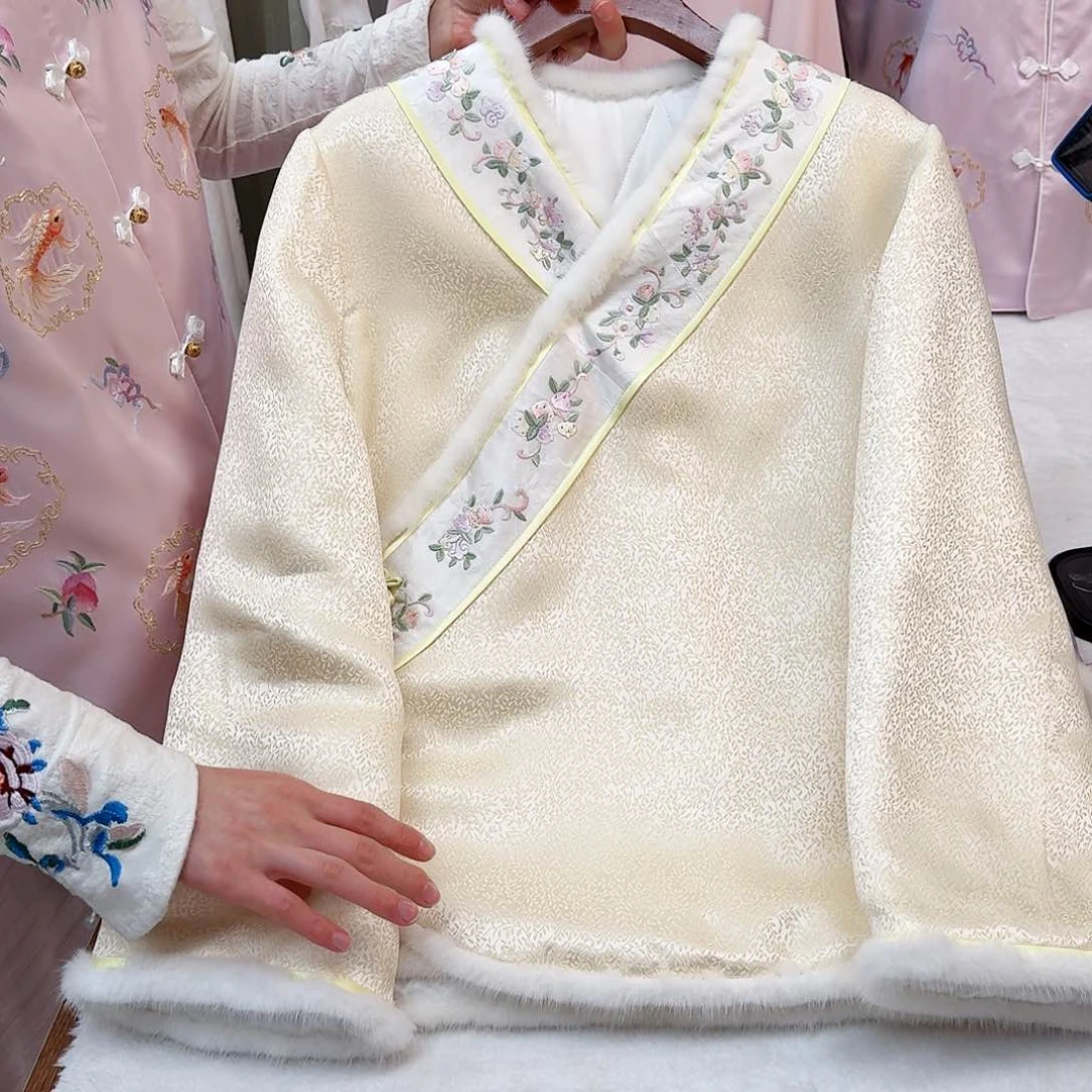 刺绣苏绣一物一件黄色