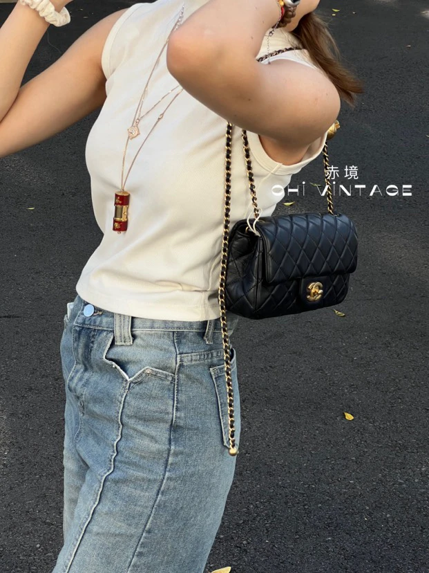 99新 Chanel/香奈儿 8739 黑金羊皮金球cf斜挎包芯片款