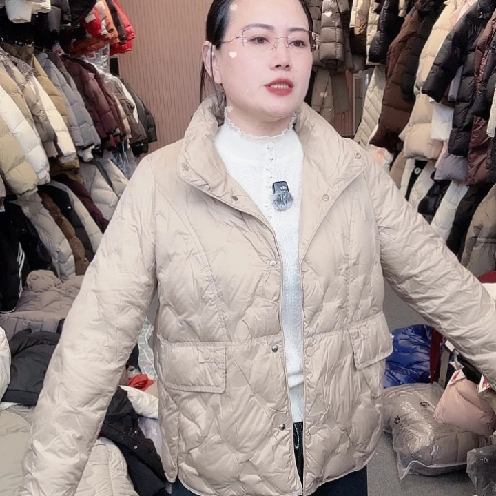 艾雨衣尚羽绒外套