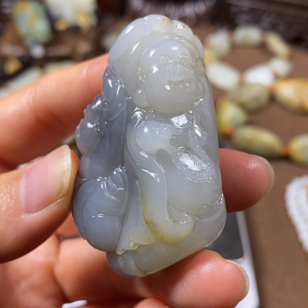 和田玉未镶嵌把件