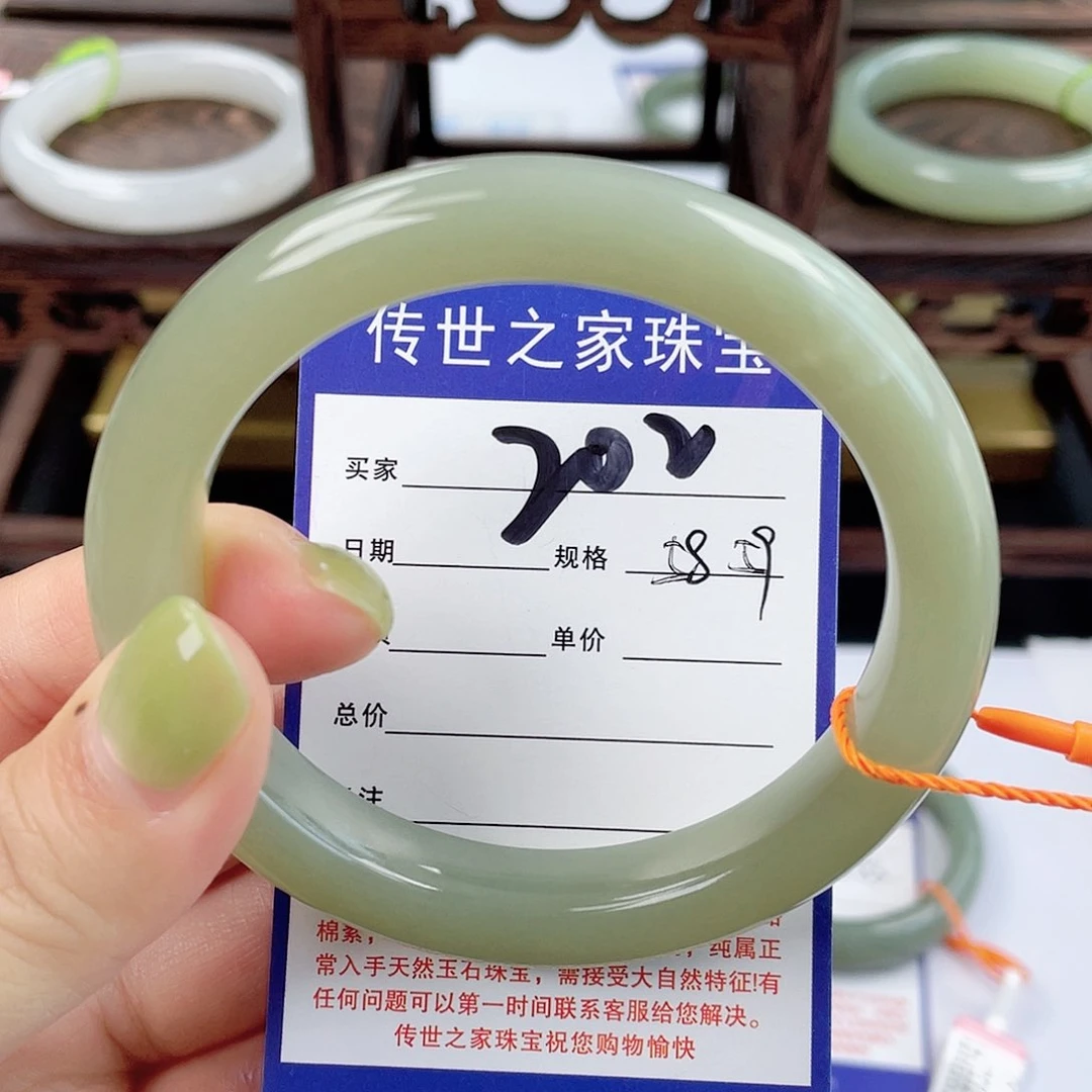 和田玉手镯未镶嵌