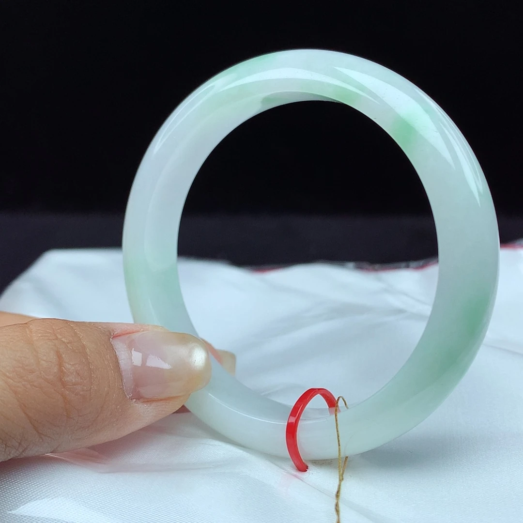 翡翠手镯未镶嵌54圈 2615