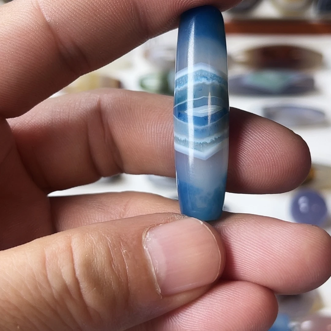 自***蛆玛瑙/玉髓未镶嵌裸珠